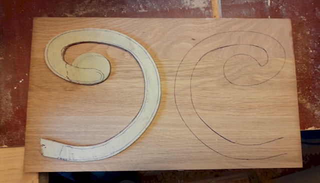Tekening krul overbrengen op eikenhouten plank